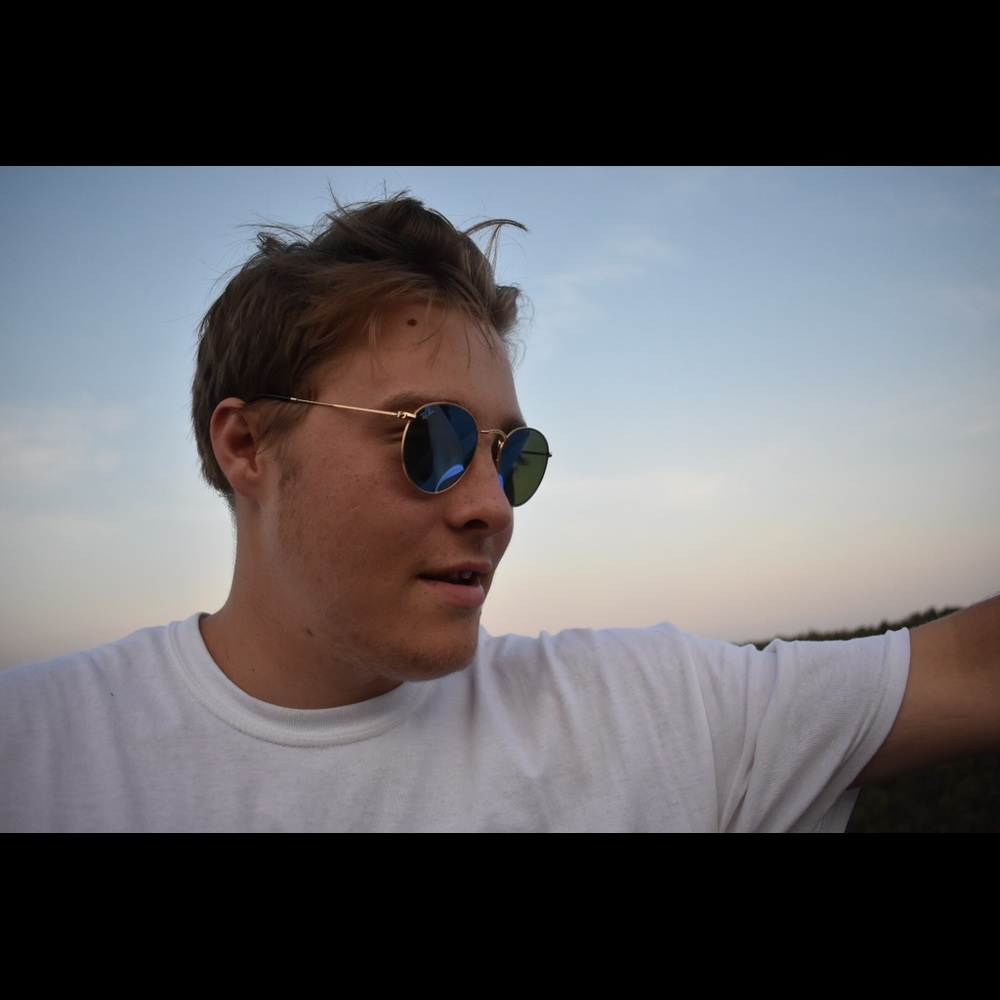 Meet your Posher, Daniel